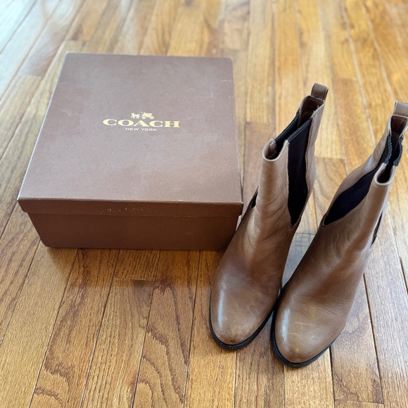 Authentic Coach Adele Sydney Leather, Size 8 M, Color Saddle Brown - Picture 1 of 5